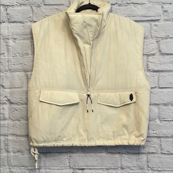 FREE PEOPLE MOVEMENT Cream Insulated vest